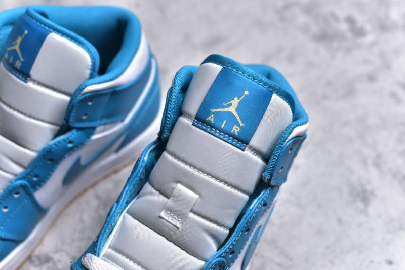 Jordan 1 Mid
Aquatone