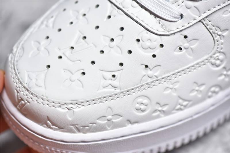 Louis Vuitton Nike Air Force 1 Low
By Virgil Abloh White