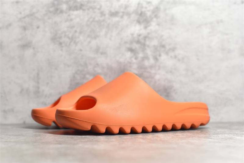 Adidas Yeezy Slide
Enflame Orange