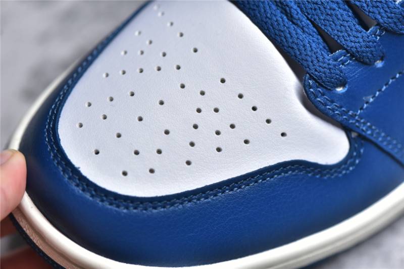Jordan 1 Mid
French Blue Gym Red