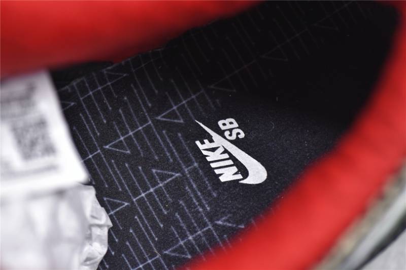 Nike SB Dunk Low
What The Paul
