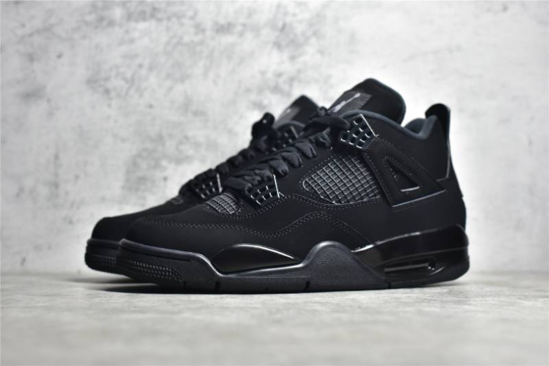 Jordan 4 Retro
Black Cat
