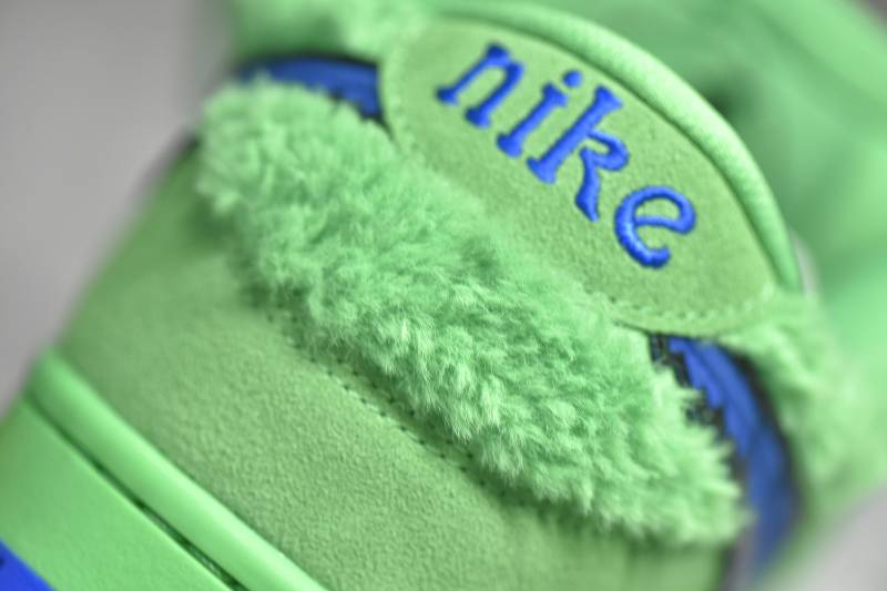 Nike SB Dunk Low
Grateful Dead Bears Green