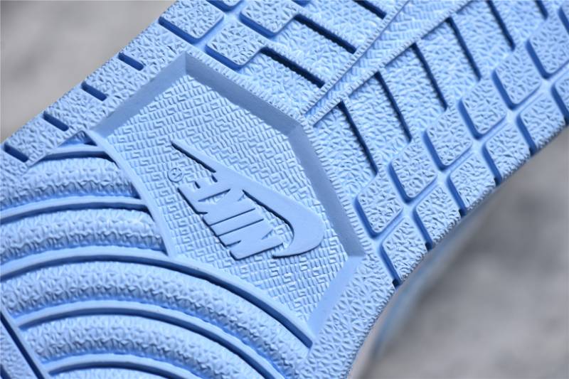 Jordan 1 Low
White Ice Blue
