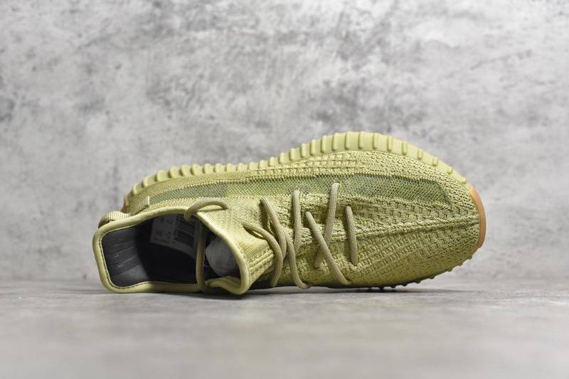 Adidas Yeezy Boost 350 V2
Sulfur