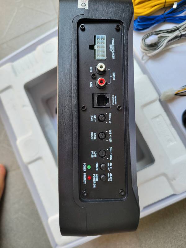 SUB Blaupunkt XLF 180A