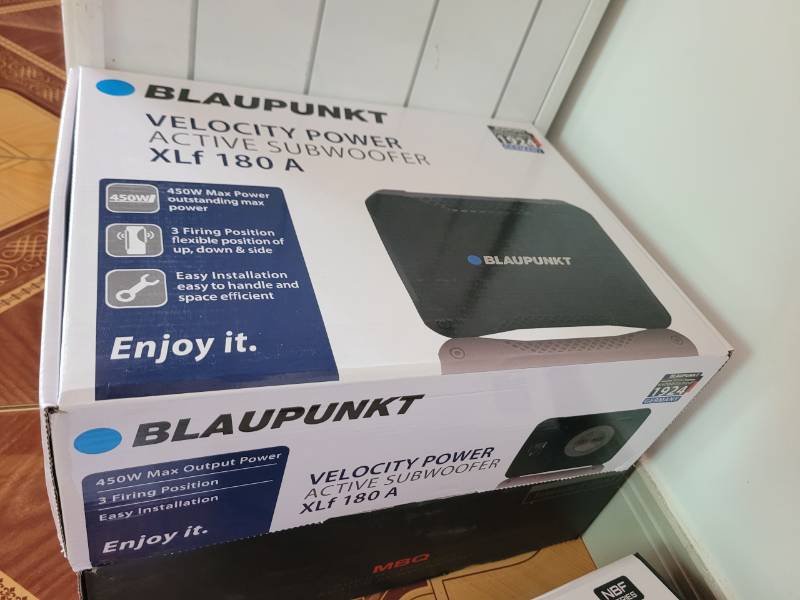 SUB Blaupunkt XLF 180A