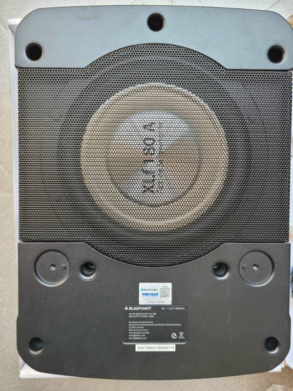 SUB Blaupunkt XLF 180A