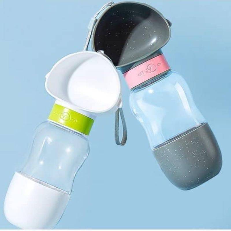 Botella dispensadora de agua y alimento