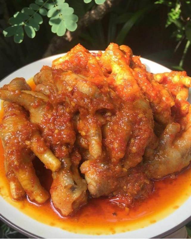 Ceker pedas (matang kemasan mika)
