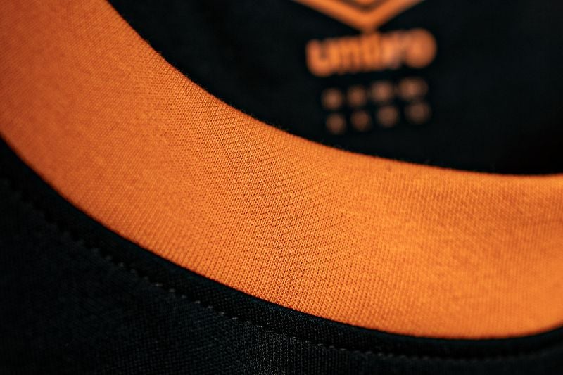 Camisa Pre-Match Cuello Naranja Temporada 2025-2026