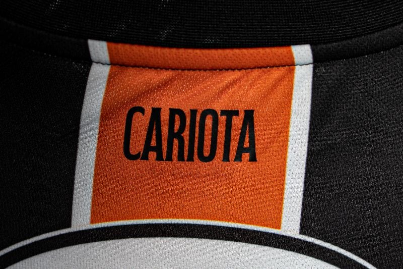 Camisa Pre-Match Rallada Negro Naranja Temporada 2025-2026