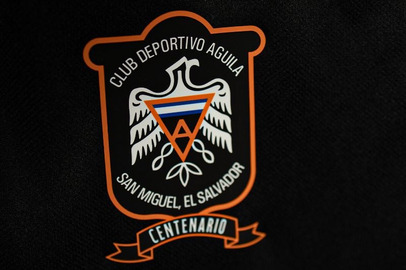 Sueter Negro 2025-2026