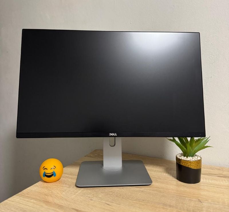 Dell UltraSharp U2715H