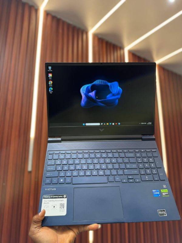 HP VICTUS 15-fa1082wm