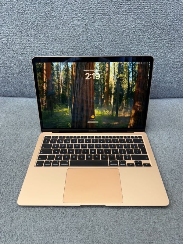 MACBOOK AIR 2020
