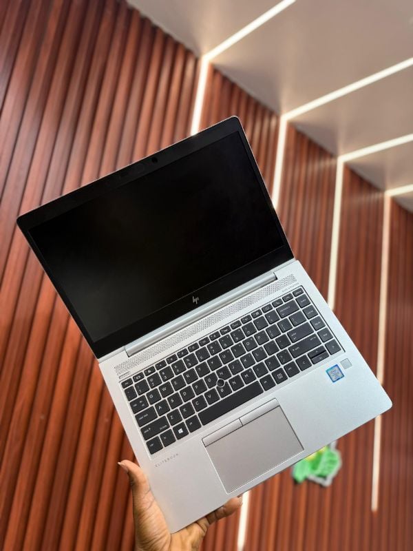 HP ELITEBOOK  830  G6