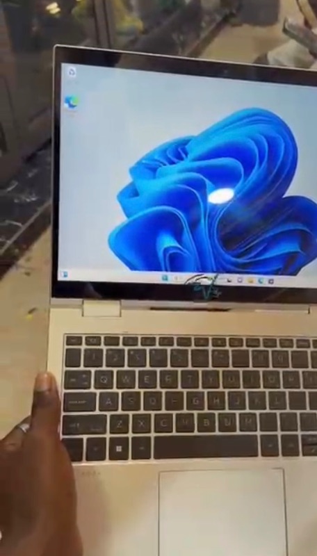 HP ELITEBOOK  840 G9