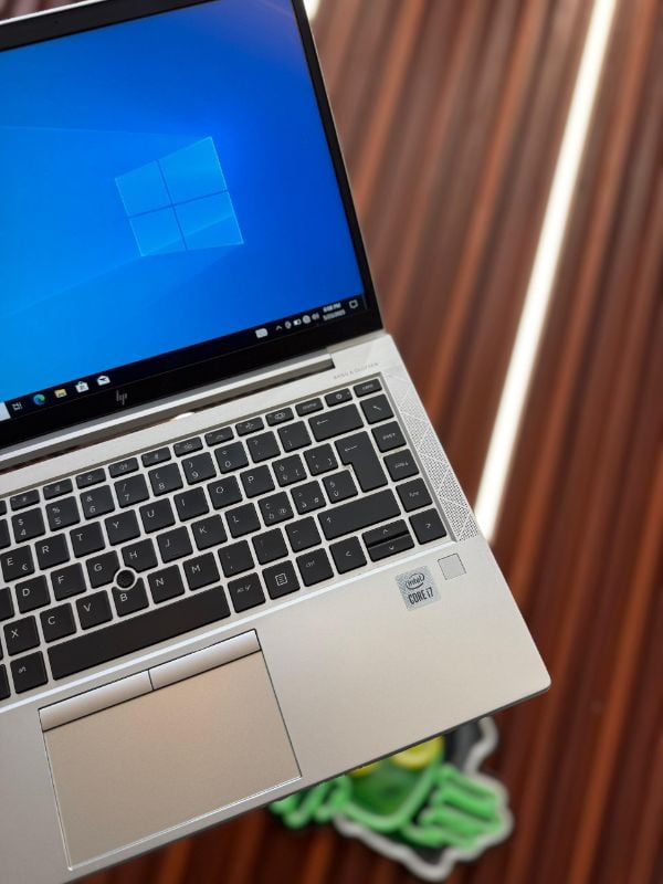 HP ELITEBOOK  830  G6