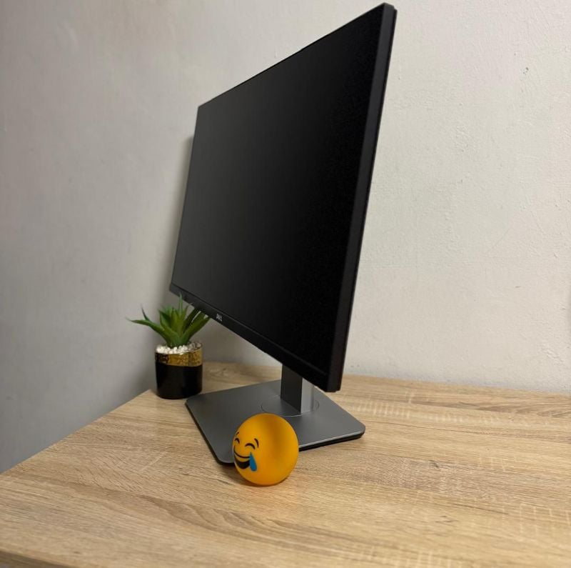 Dell UltraSharp U2715H