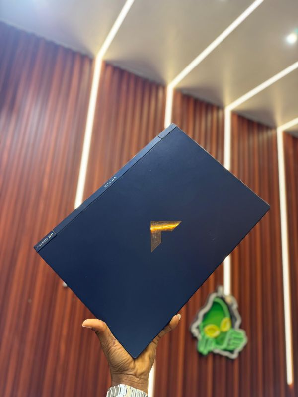 HP VICTUS 15-fa1082wm