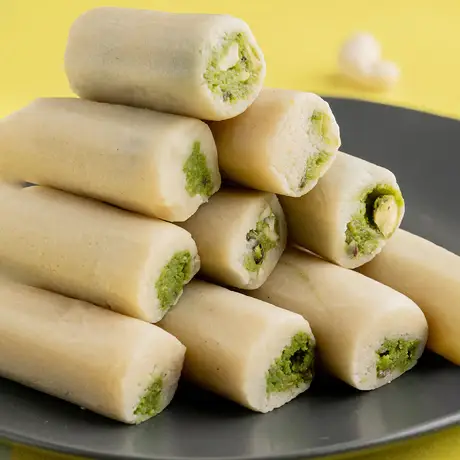 Kaju Pista Rolls v
