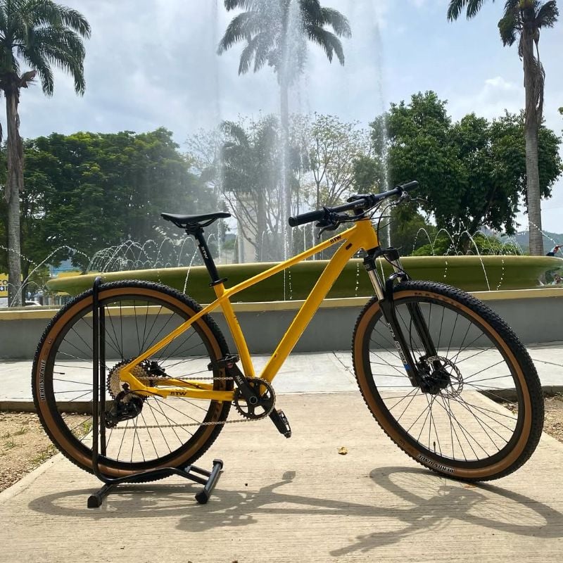 Bicicleta 29 BTW Aluminio 1x9 Amarillo