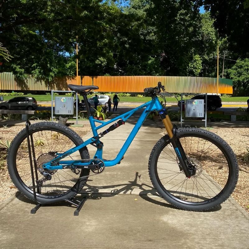 Bicicleta 29 BTW 12v Soft Tail Doble Suspension Azul