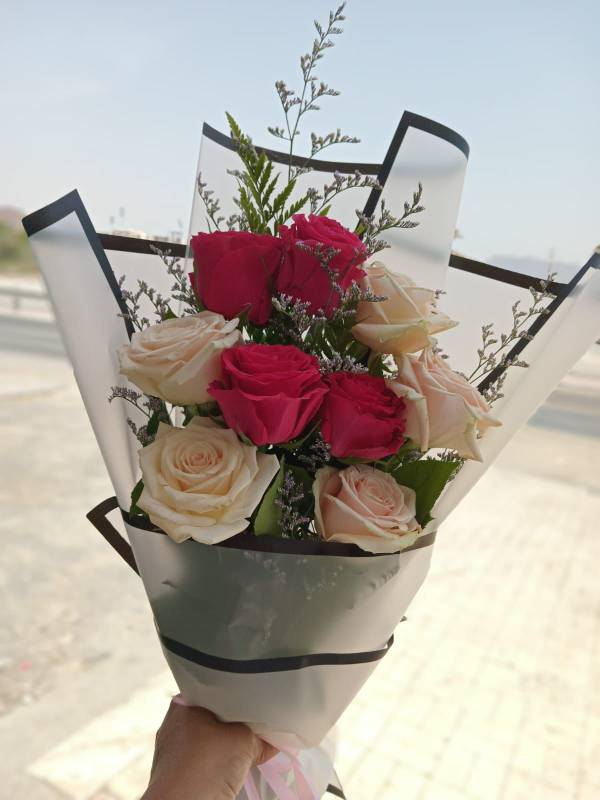 باقة ورد فاخره أبتداء من