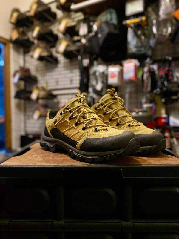 Sewa Sepatu Gunung | The Redface YeGTX 43/44