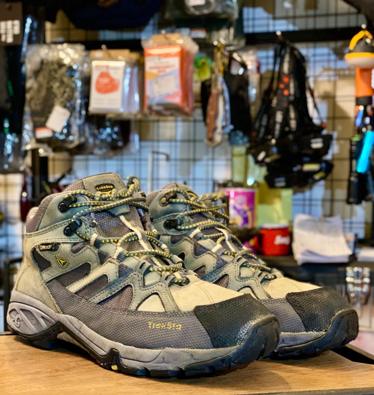 Sewa Sepatu Gunung | Treksta 44