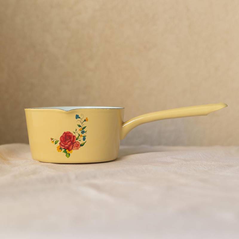 Jug with handle Roses