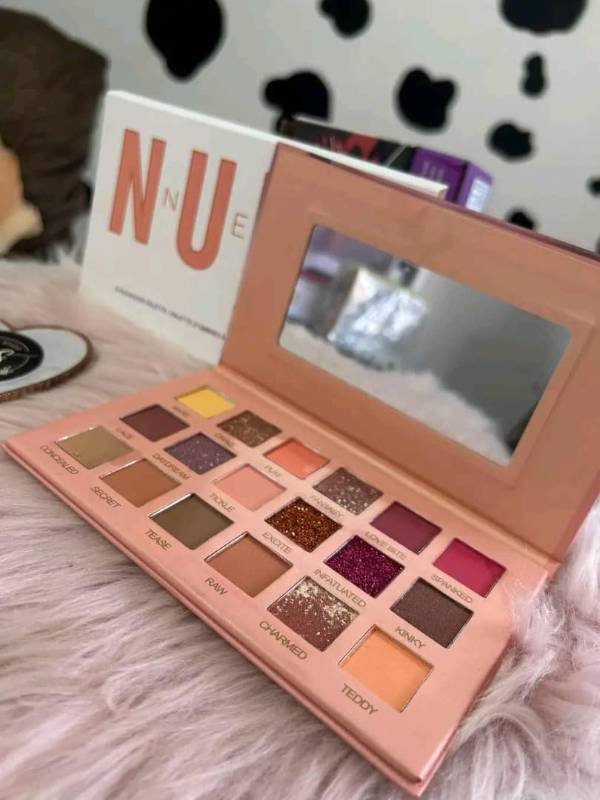Paleta de sombras Nude(con espejo)