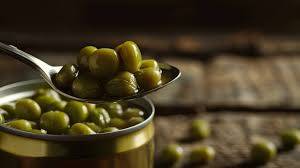 green peas in tin
