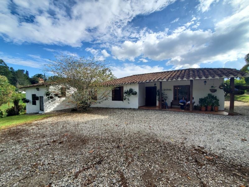 Casa independiente en Pontezuela cerca en pleno Distrito equino.