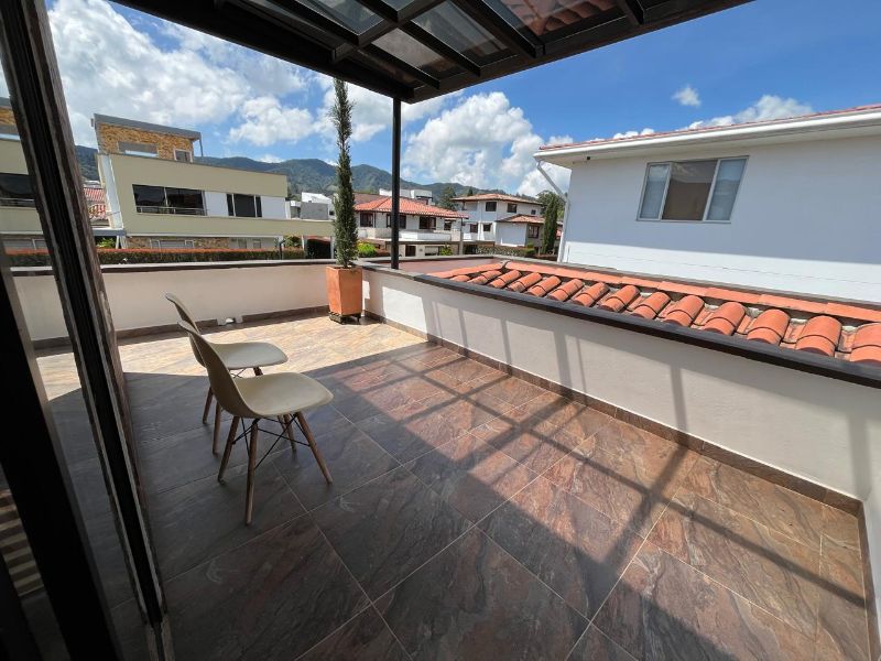 Casa campestre en la Ceja - Antioquia en unidad cerrada para venta o permuta por propiedad en parcelación de 1 sólo nivel.