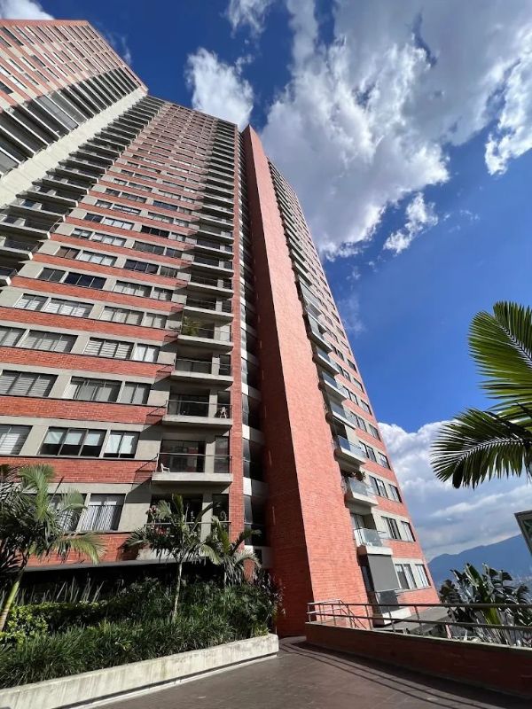 Apartamento en venta en Yerbabuena piso alto