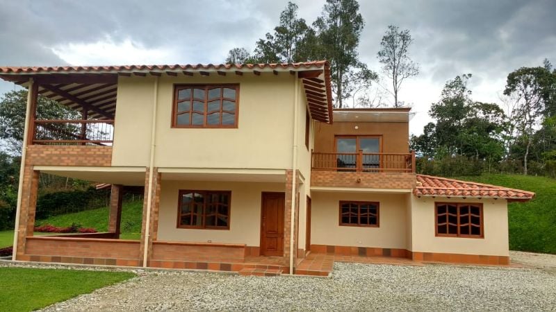 Casa en arriendo en Cabeceras - Llanogrande de 6 alcobas