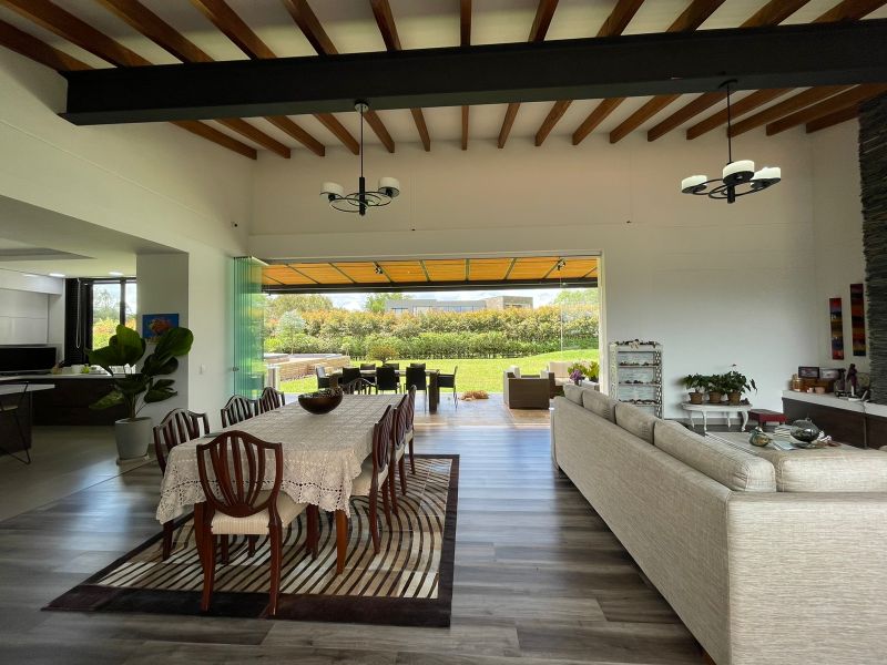 Casa en unidad cerrada de 438 m2 cerca al Tablazo