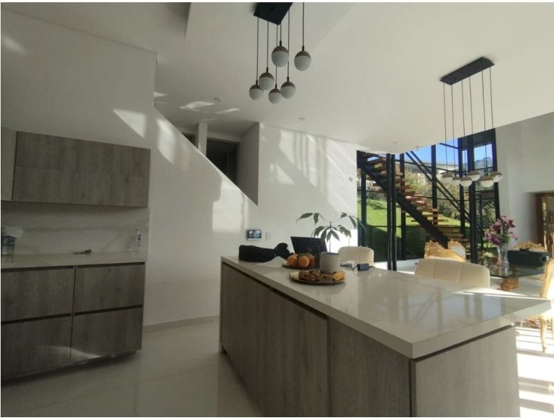 Exclusiva casa en Escobero para venta o arriendo domotizada