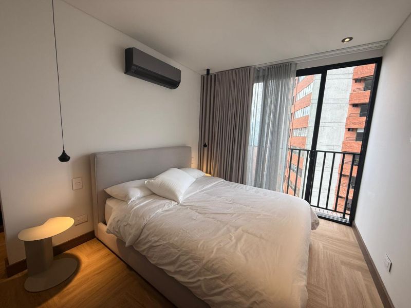 Apartamento moderno y lujoso de excelentes acabados diseñado para rentas cortas, alta valorización y rentabilidad.