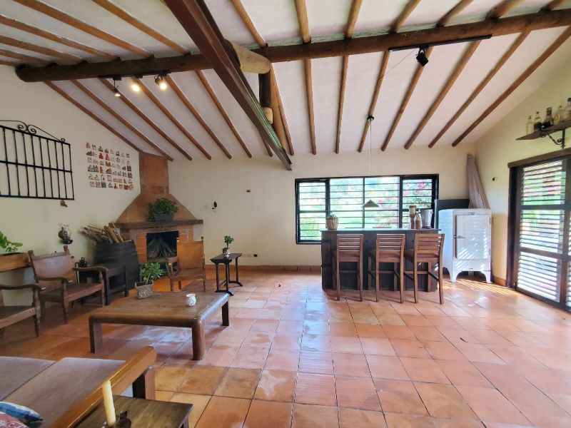 Casa independiente en Pontezuela cerca en pleno Distrito equino.