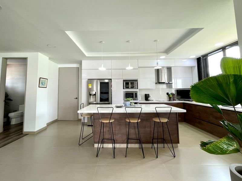 Casa en unidad cerrada de 438 m2 cerca al Tablazo