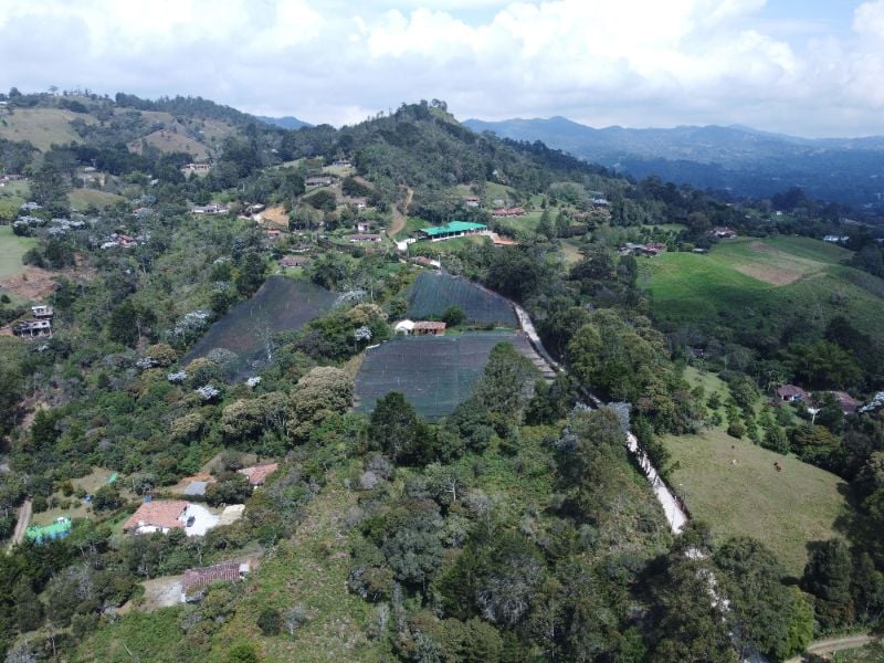 Lote independiente en Cabeceras cerca de Jardines de LLanograde