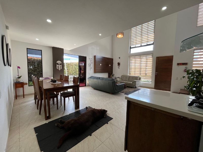 Casa campestre en la Ceja - Antioquia en unidad cerrada para venta o permuta por propiedad en parcelación de 1 sólo nivel.