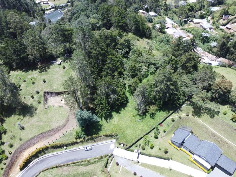 Lote en el Chuzcal entre el Retiro y La Ceja en parcelación el Faro