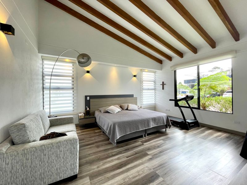 Casa en unidad cerrada de 438 m2 cerca al Tablazo