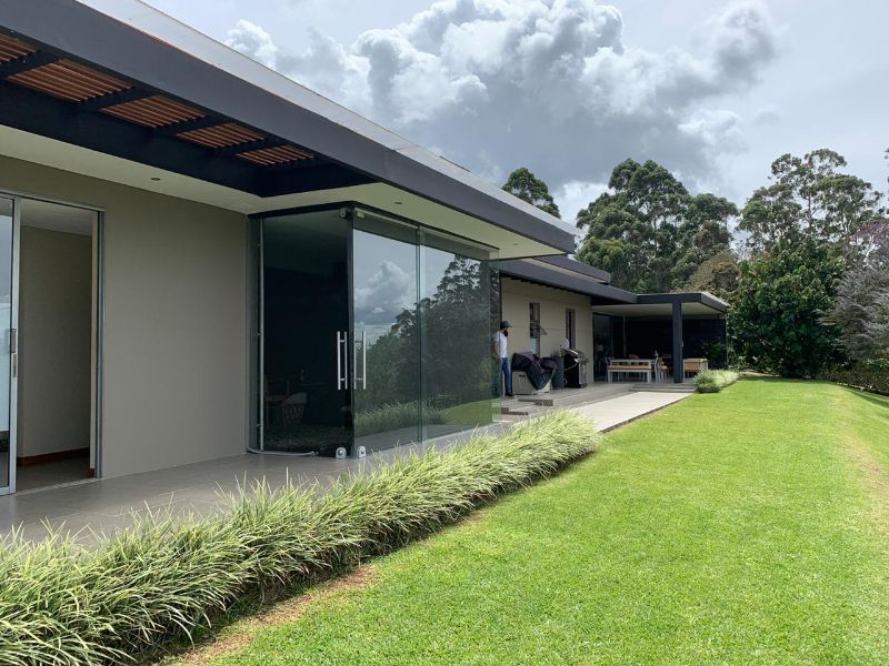 Casa en unidad cerrada de un nivel en vía San Antonio - La Ceja