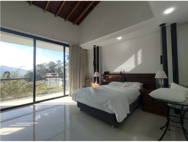 Exclusiva casa en Escobero para venta o arriendo domotizada