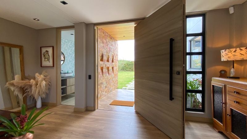 Casa campestre en parcelación cerca al club llanogrande de un sólo nivel